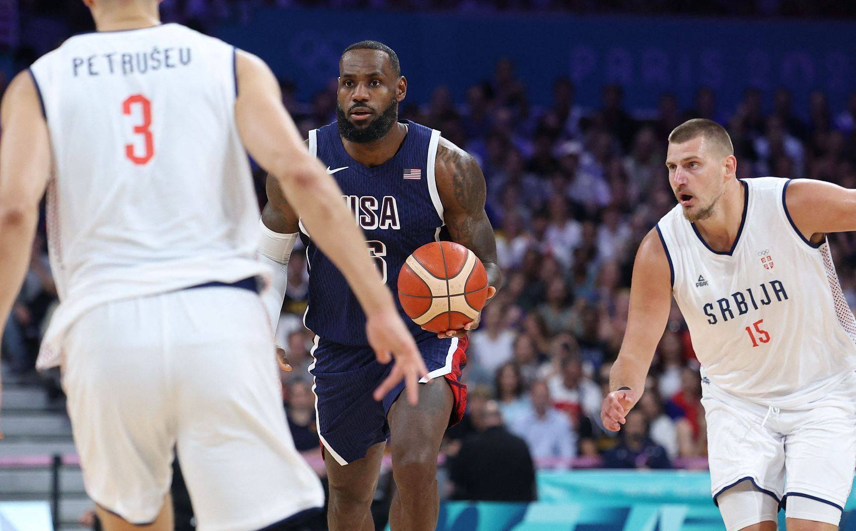 Leyu app-字母哥新星险胜表现突出，塞尔维亚队前途光明！赛场气氛高涨-Leyu app