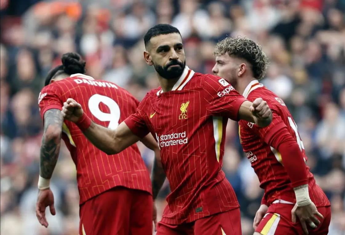 包含赛地聚焦——法国杯集结日热度飙升，曼城主帅复盘，底气十足，轮换策略成焦点的词条